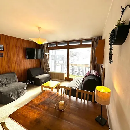 A La Montagne Apartment *